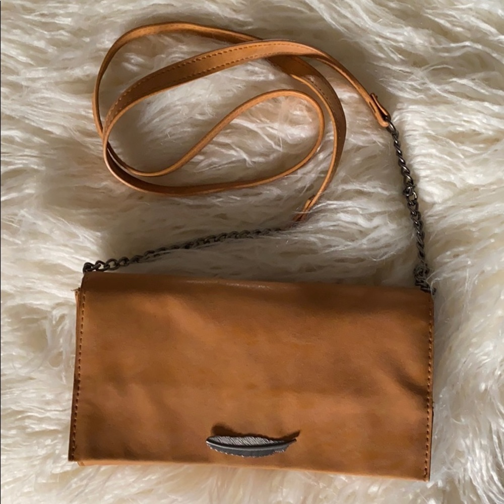 Light brown purse (twig & arrow)